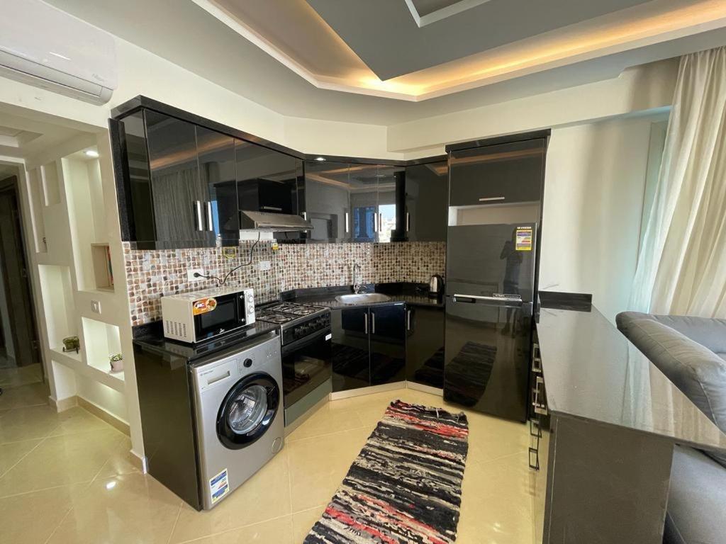 3-bedroom On The Third Floor With 3 Balconies And Lovely Pool View, Street View And Free Access In Hills * Sharm-el-Sheikh