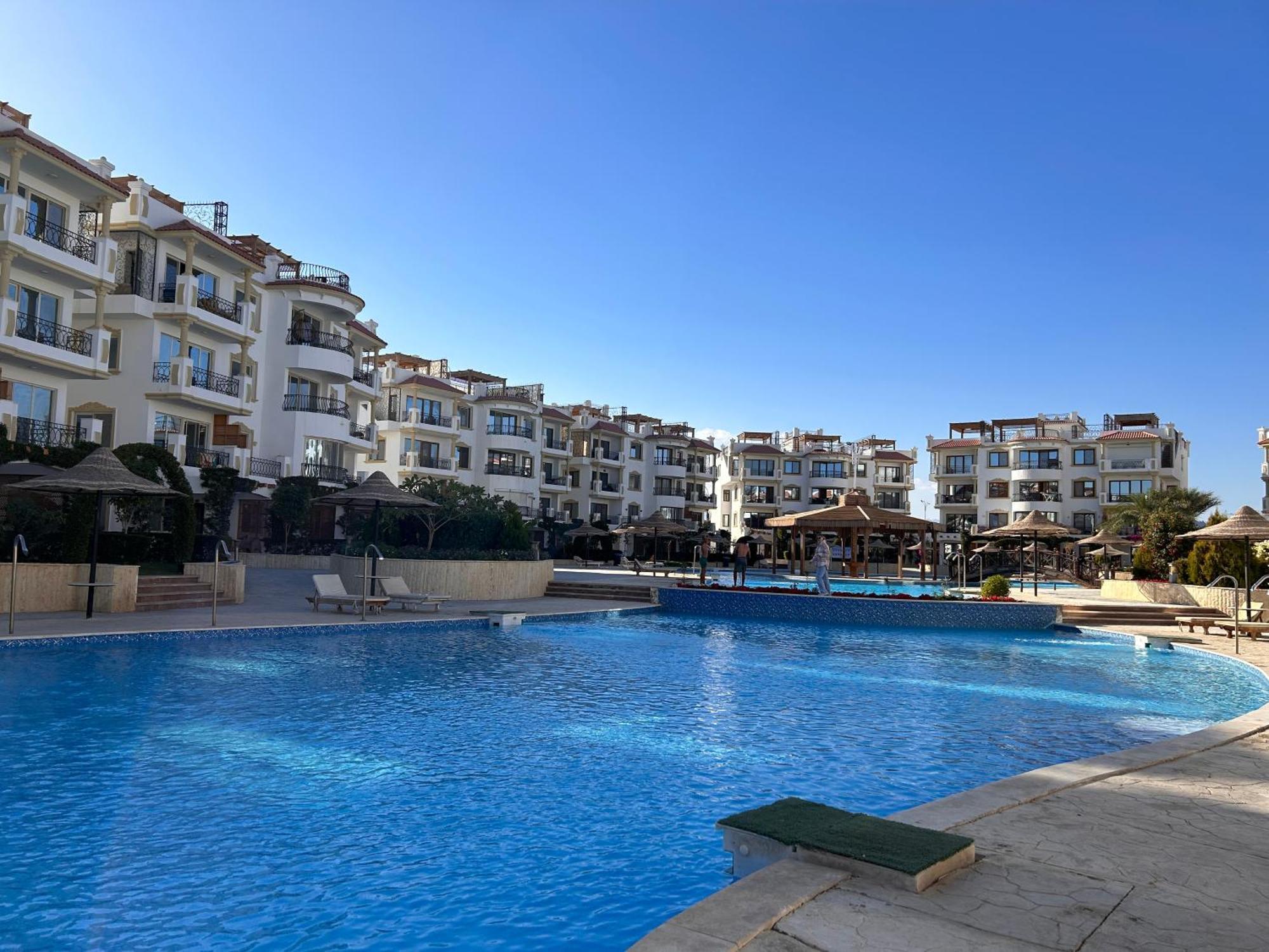3-bedroom On The Third Floor With 3 Balconies And Lovely Pool View, Street View And Free Access In Hills Sharm-el-Sheikh