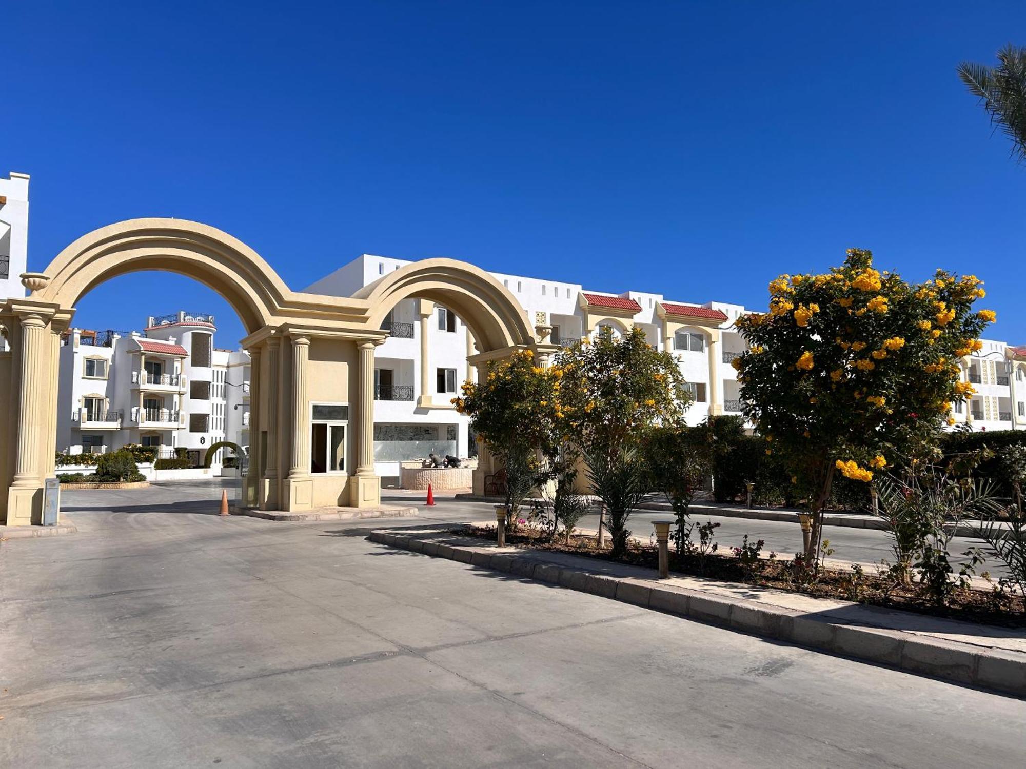 3-bedroom On The Third Floor With 3 Balconies And Lovely Pool View, Street View And Free Access In Hills Appartement Sharm-el-Sheikh