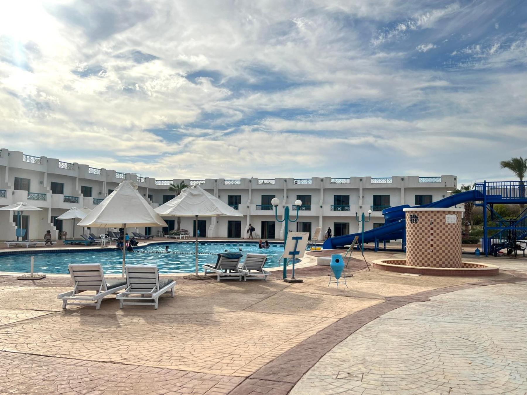 Sharm Cliff 4*