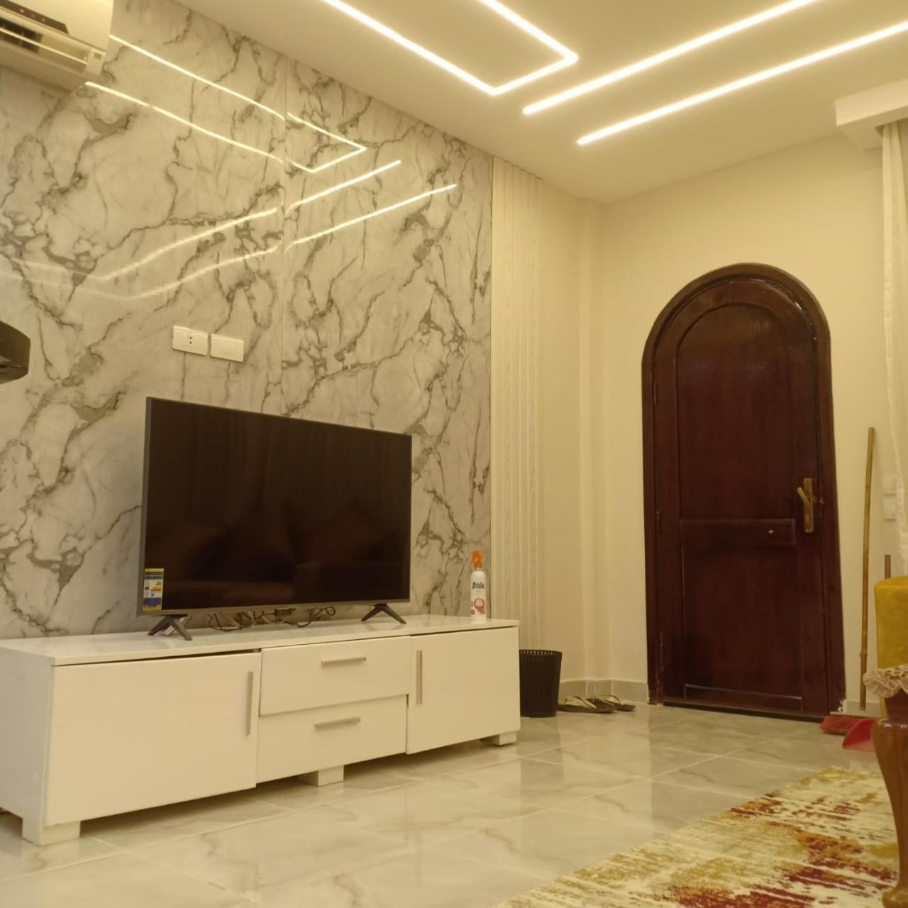Oasis - Stunning 3 Bedroom Retreat Apartment