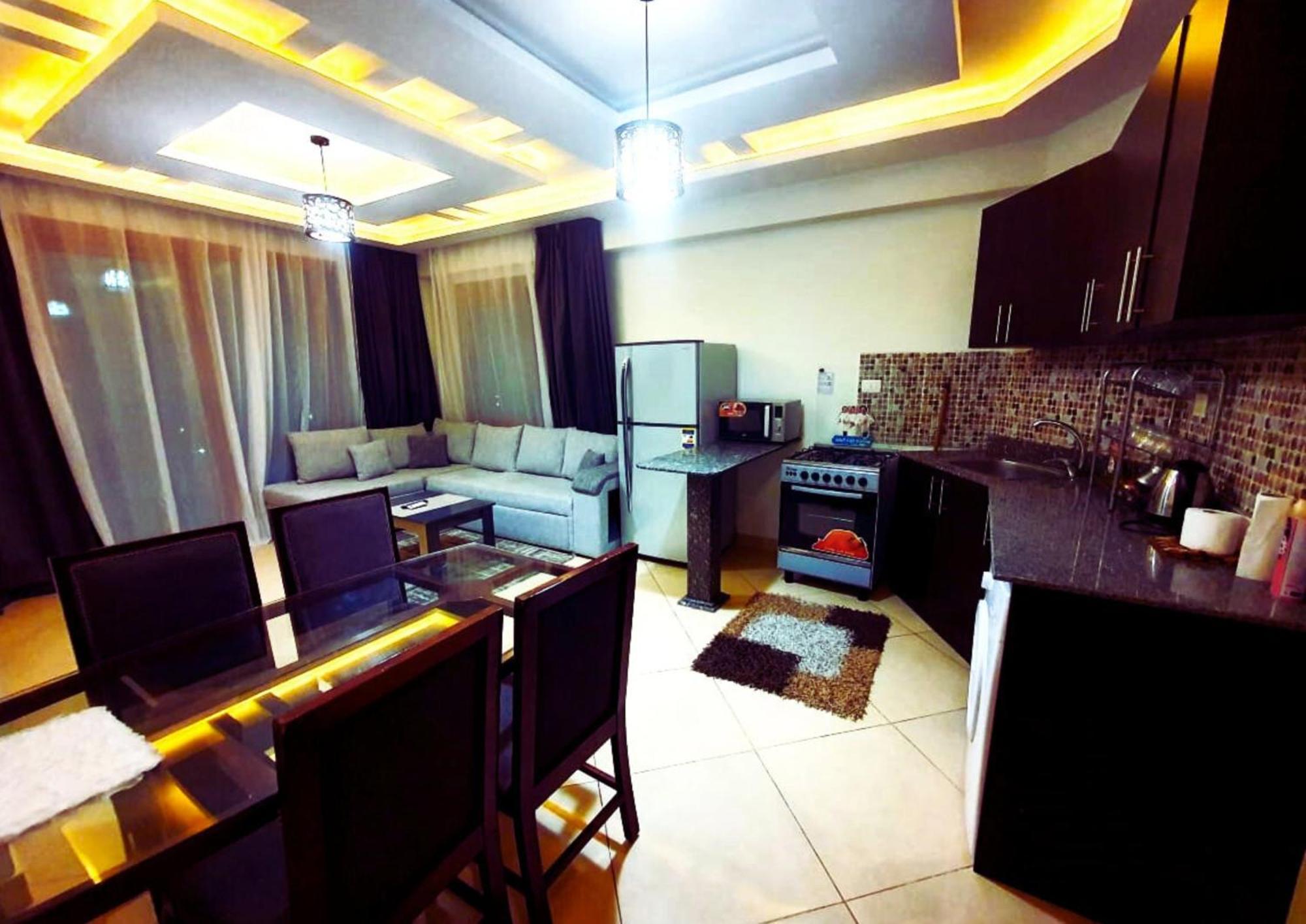 Luxury Hills Hotel