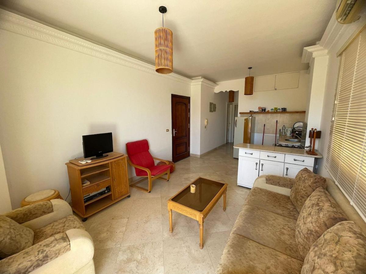 2 Bedroom Sheikh Apartment *