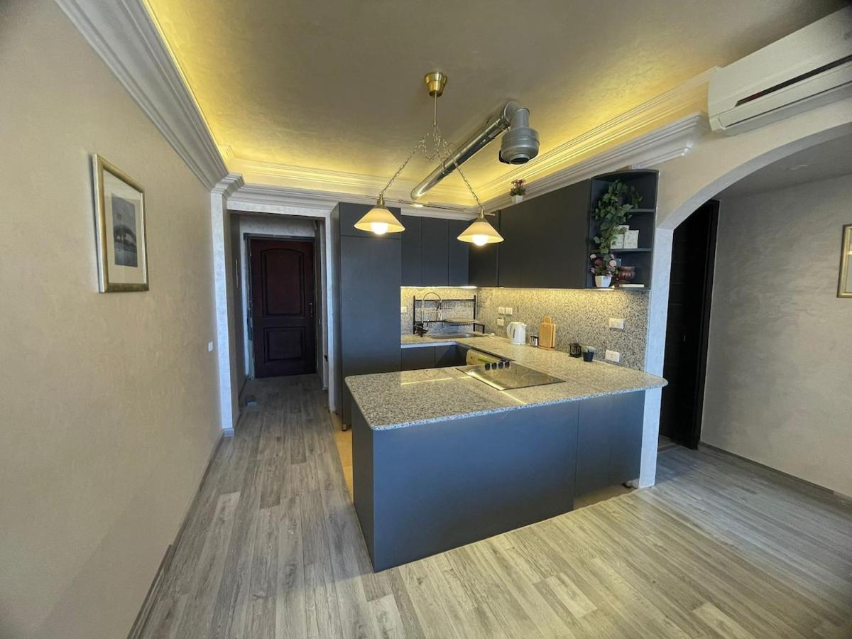 Apartment Luxury 1 Bedroom Sea Front