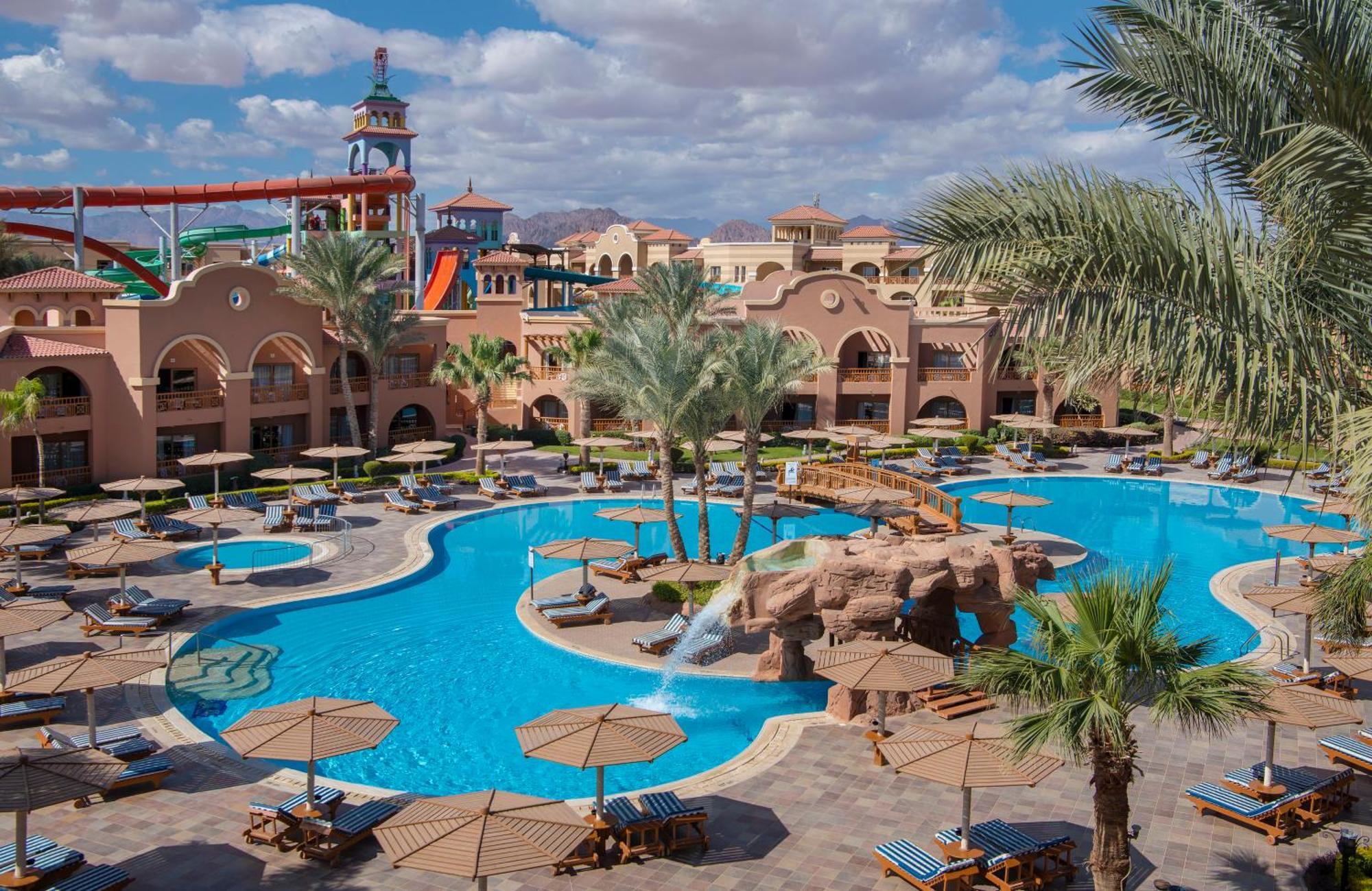 Charmillion Gardens Aquapark Resort