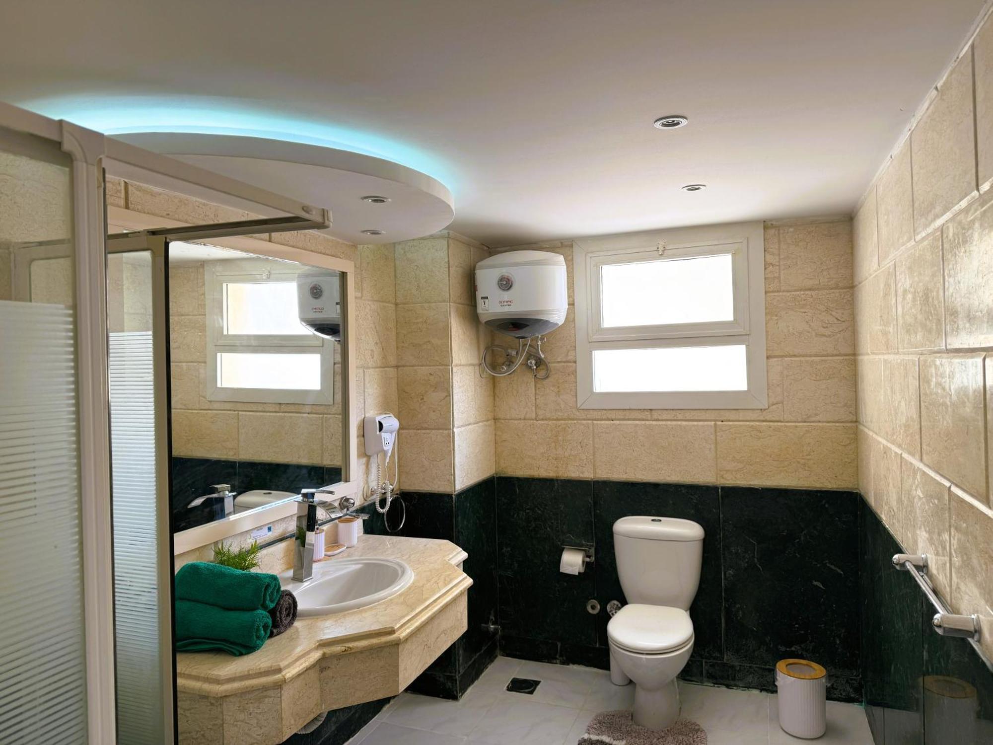 Apartment At Amwaj C202