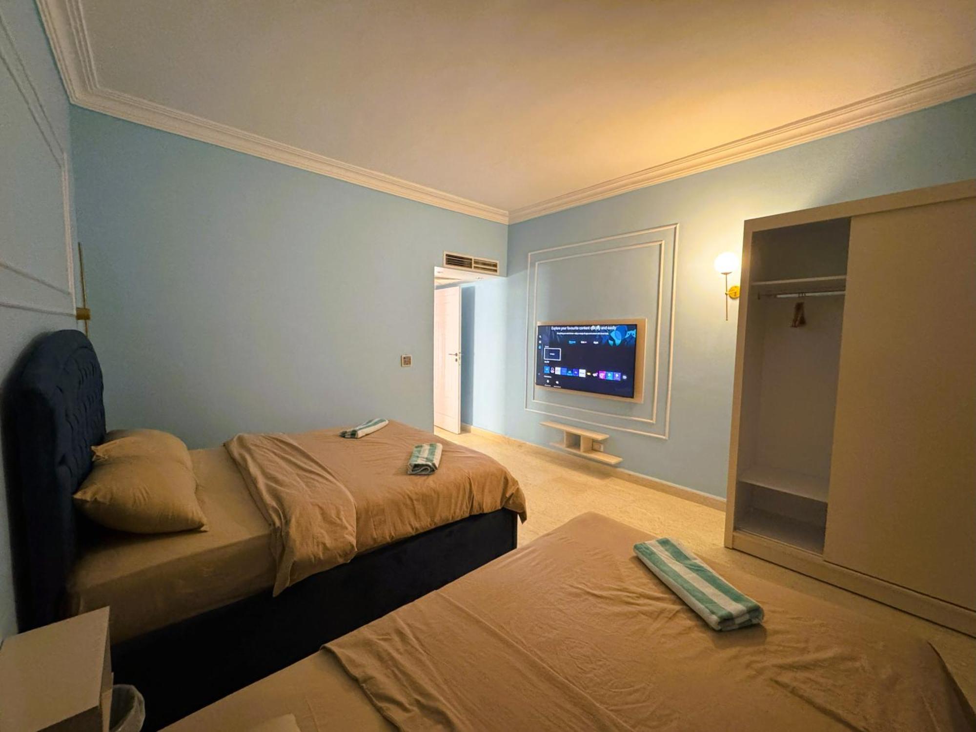 Apartment At Amwaj C202 *