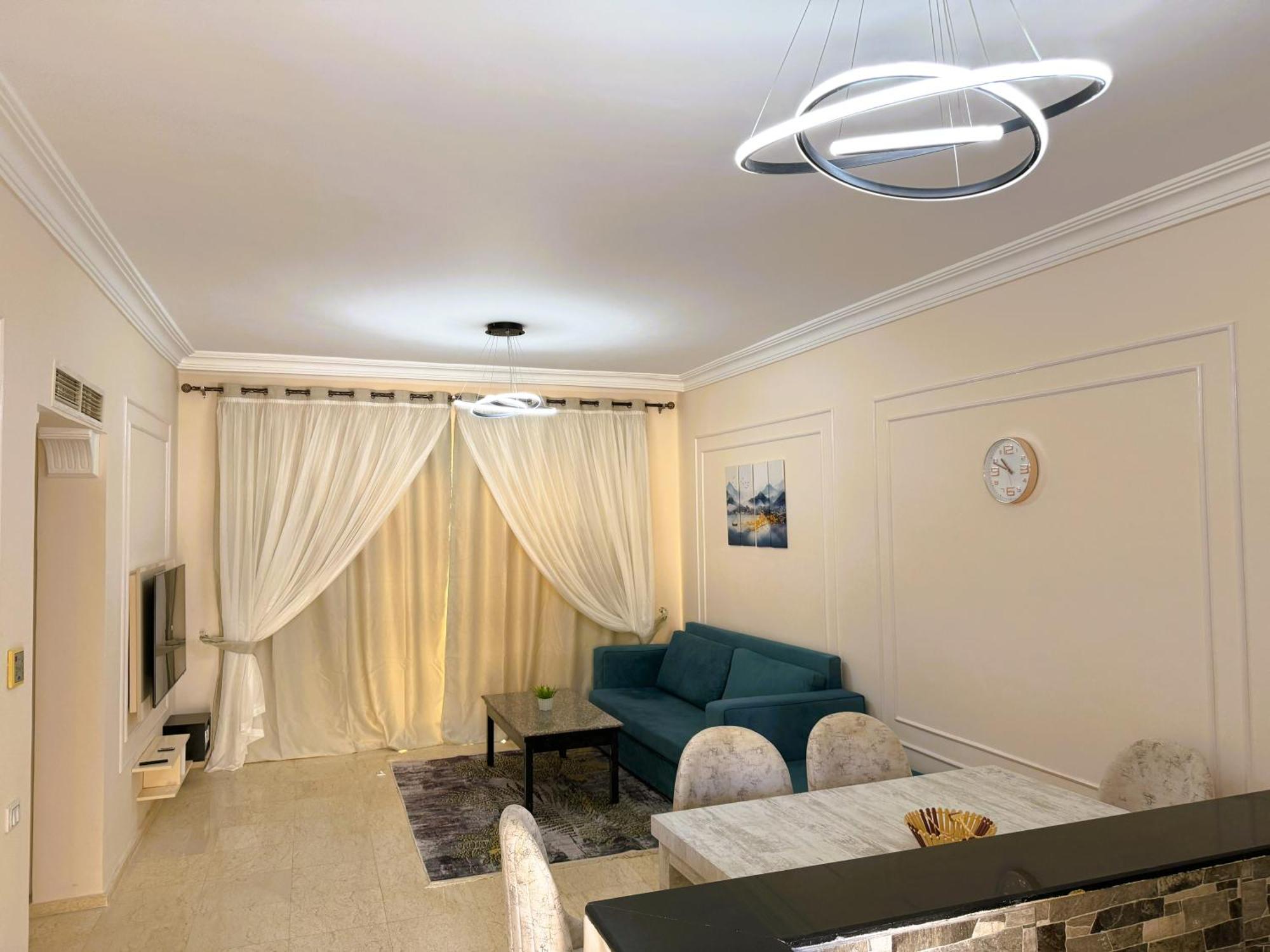 At Amwaj C202 Apartment