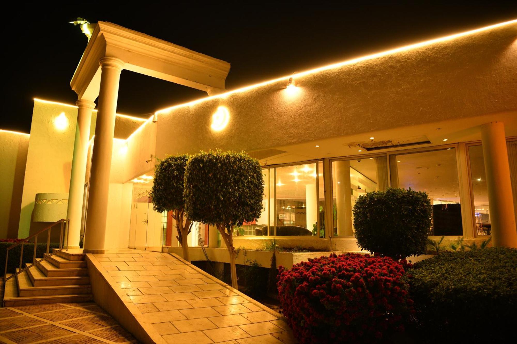 Sunset Hotel 3*