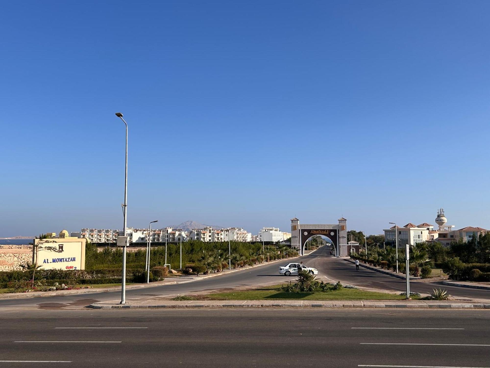 3-bedroom On The Ground Floor With Pool View, Personal Garden Area, Backyard, And Free Access In Hills Sharm el-Sheikh